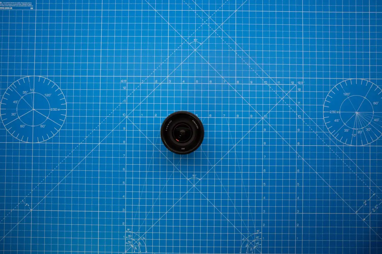 伺服驱动器与步进驱动器选型对比及场景应用指南