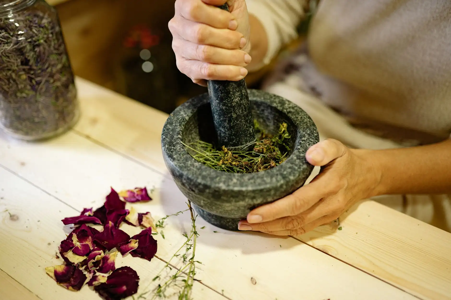 桂林制造企业如何通过变频器与伺服驱动器提升设备自动化水平