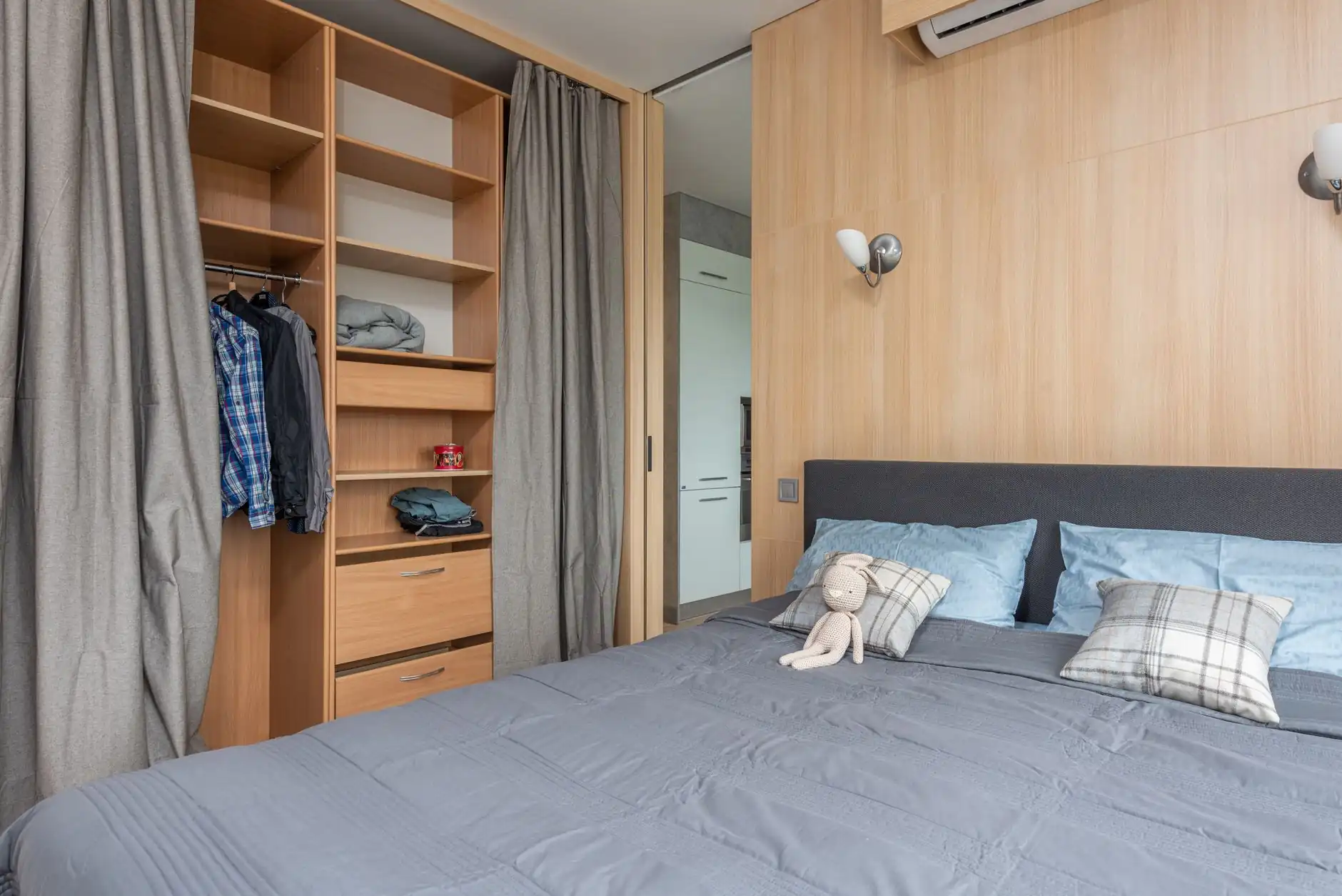 伺服驱动器与步进驱动器性能对比及适用场景分析