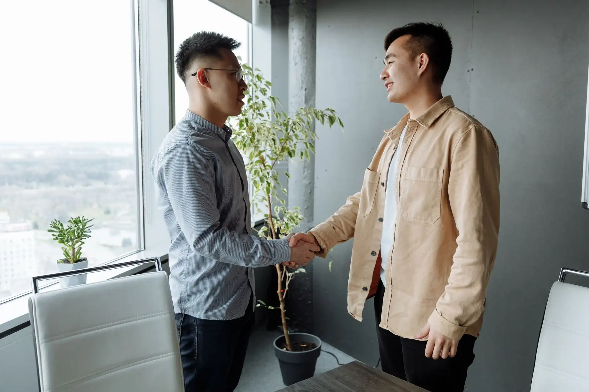 桂林煜荣变频器与软启动器在造纸产线中的协同应用分析封面图