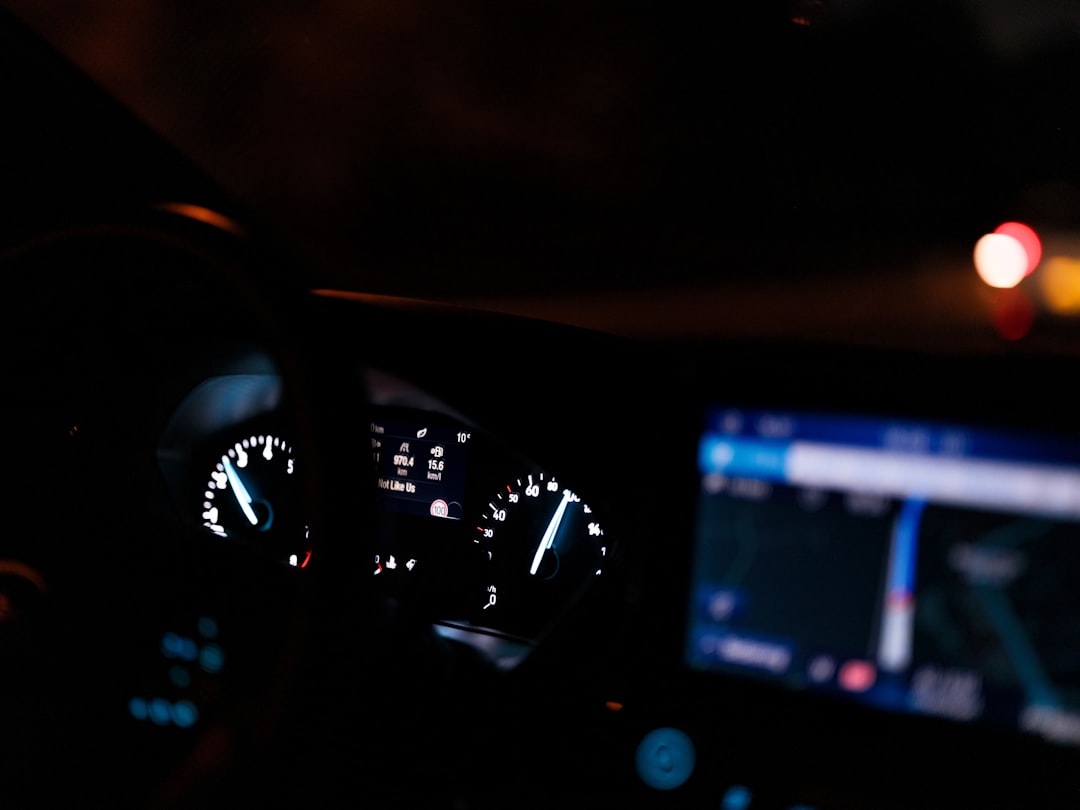 桂林煜荣科技变频器与软启动器在造纸设备中的应用优势解析