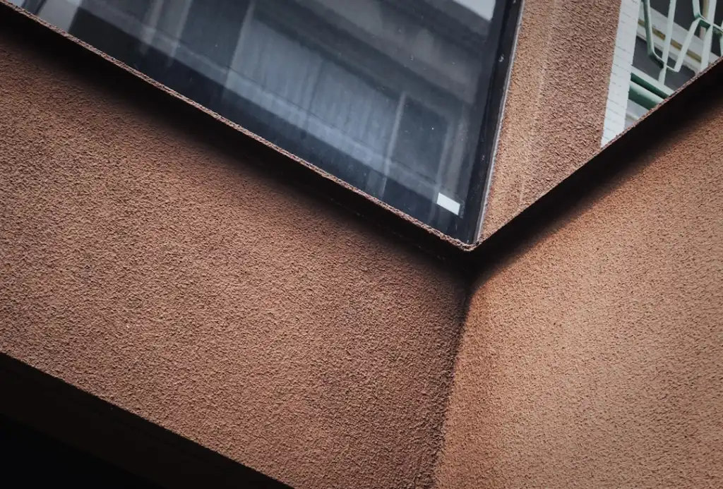 变频器与软启动器在工业节能中的选型对比分析