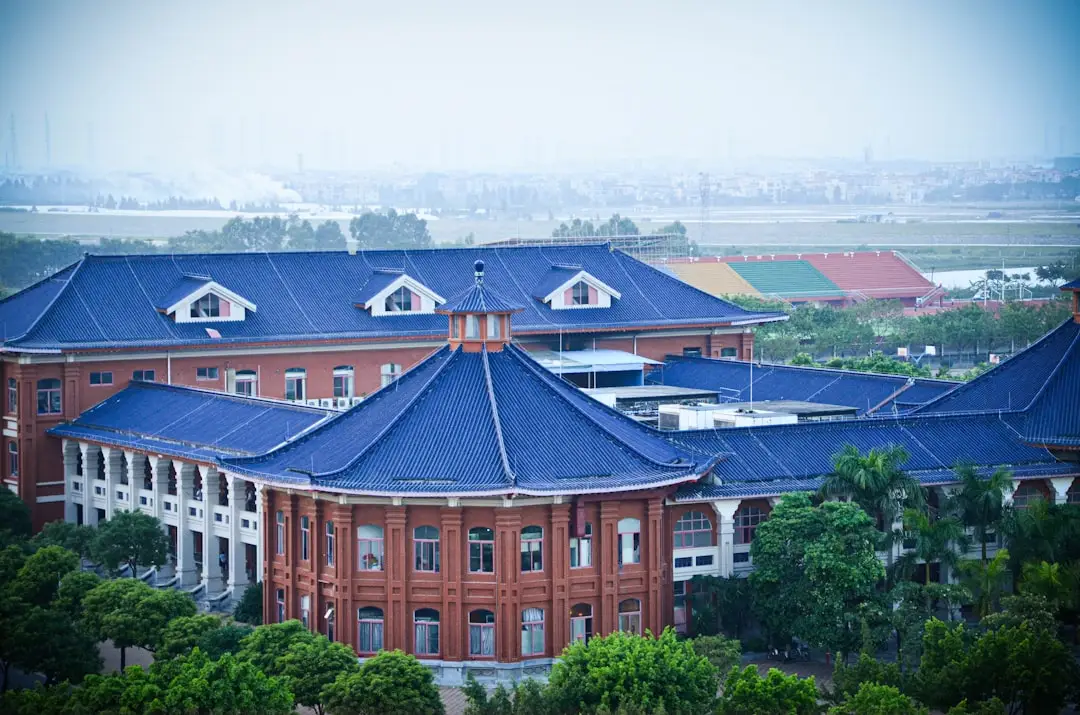 变频器与软启动器在自动化产线中的功能差异与选型要点