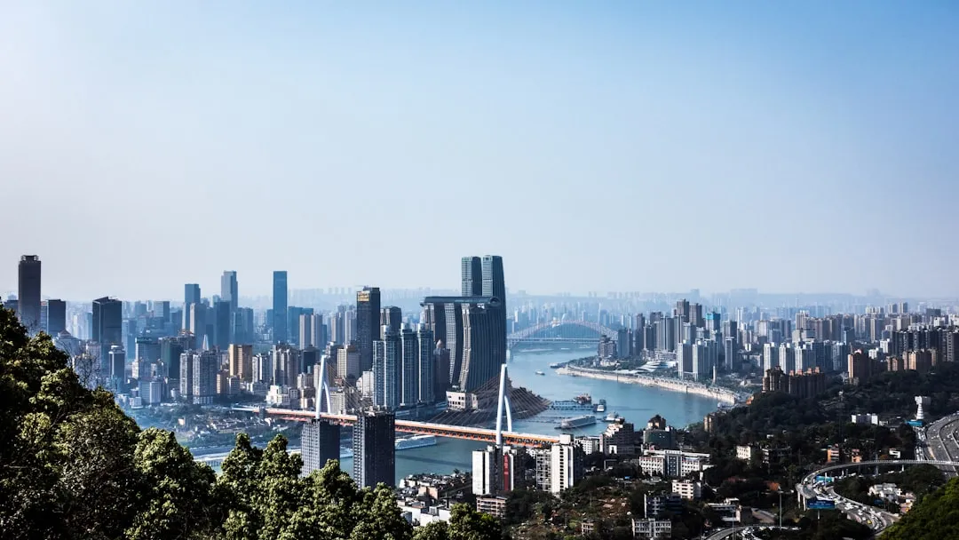 软启动器与变频器在重载设备启动场景下的差异对比